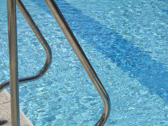 bazénové schůdky